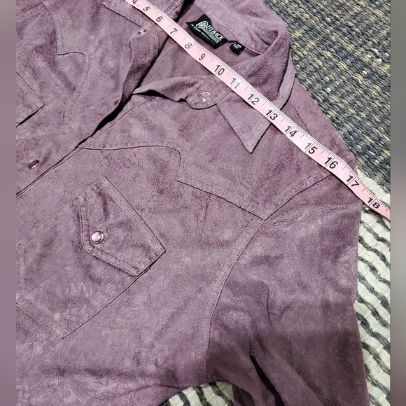 SUEDE Floral Embossed Top - Picture 8 of 11